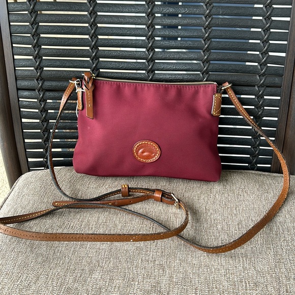 Dooney and Bourke bag - Picture 1 of 5
